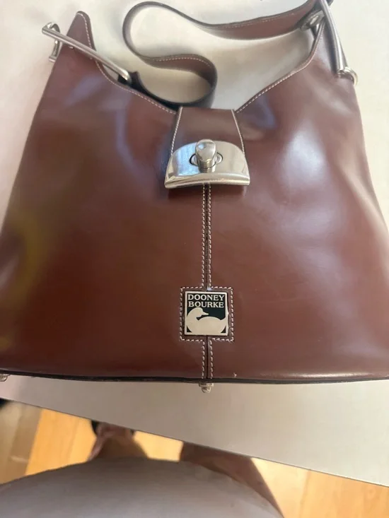 Dooney & Bourke Chestnut Brown Leather Shoulder Bag with Silver Hardware VINTAGE - Picture 3 of 10